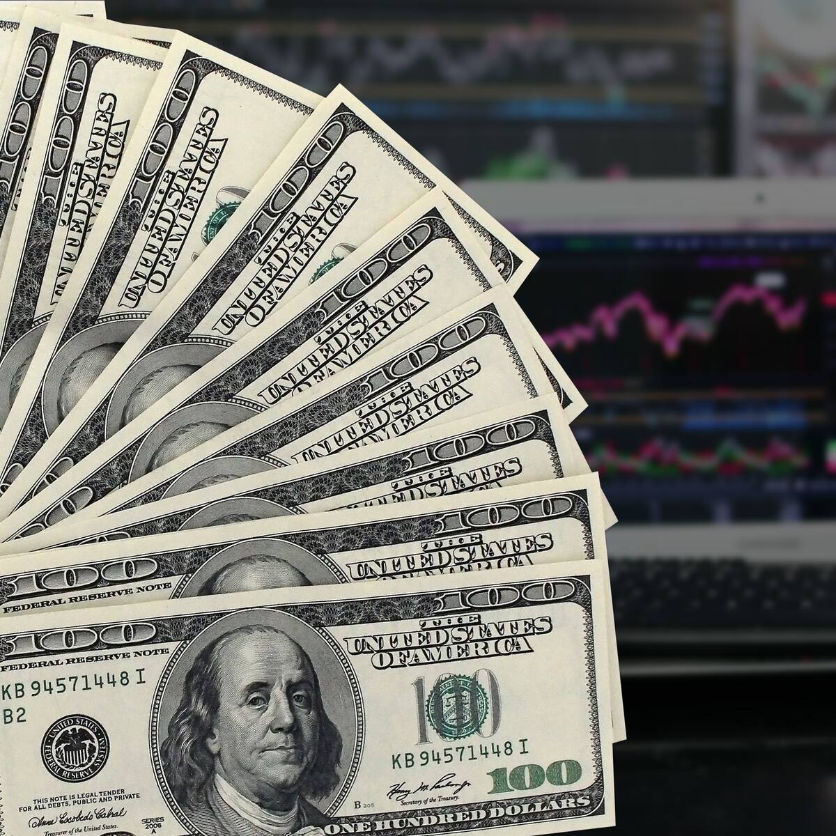 Dólar cierra al alza este lunes en Colombia: $4.938