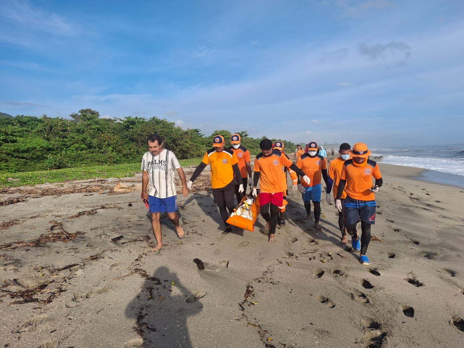 Rescate del cuerpo del  menor en río Don Diego/ Defensa Civil 