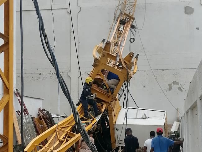 Colapso de una grúa en una obra en Cartagena. Foto: cortesía.