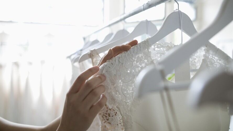 Mimoza Hazka tardó 400 horas haciendo este vestido con el particular material.. Foto: Getty Images