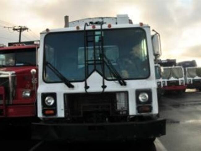 Camiones alquilados por el Distrito deben permanecer en el puerto hasta diciembre 31