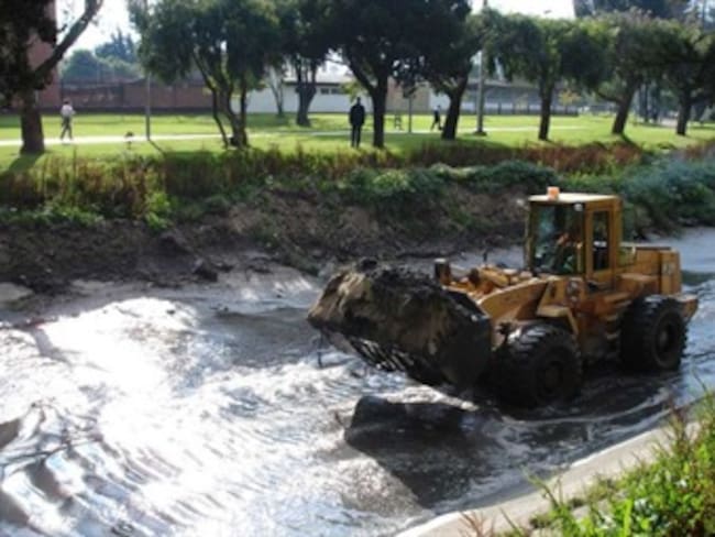 Acueducto de Bogotá inició trabajos preventivos y de mantenimiento de canales