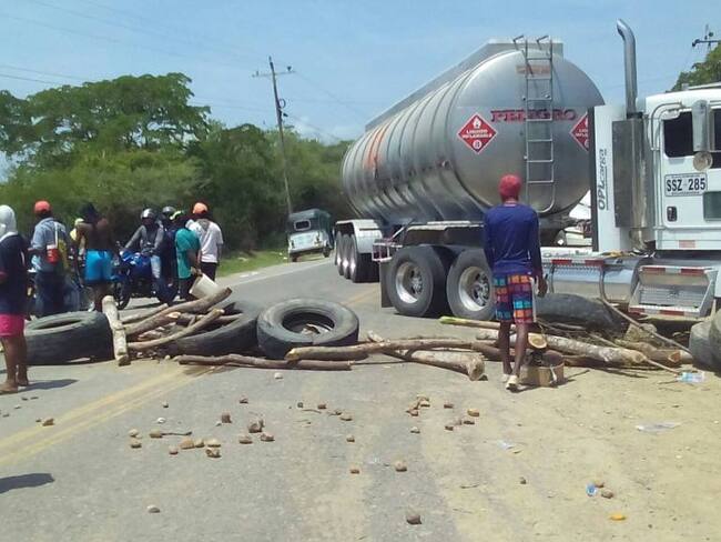 El bloqueo de vías por falta de energía en las carreteras de la Costa.