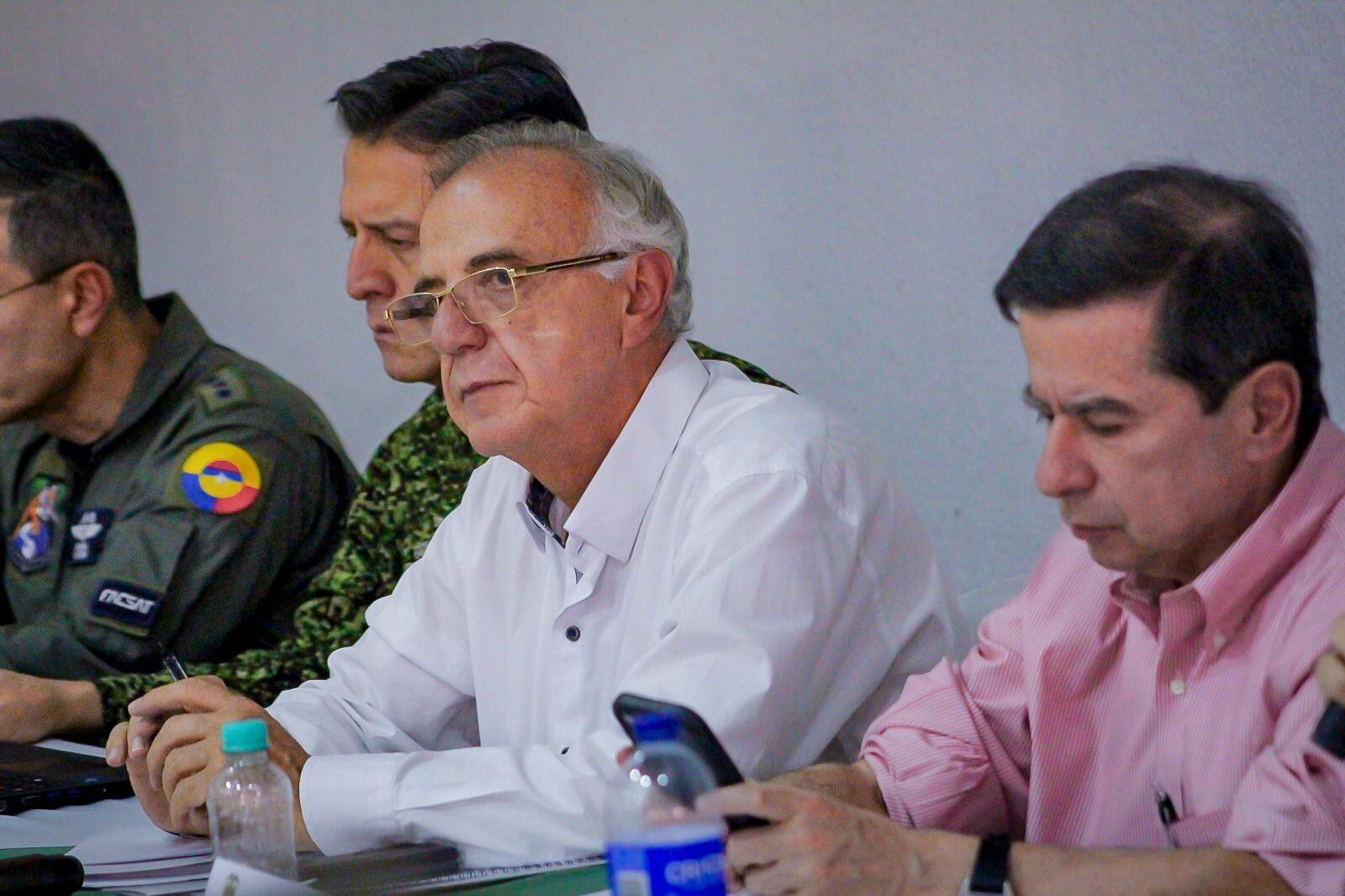 Iván Velásquez, ministro de Defensa (centro) y Juan Fernando Cristo, ministro del Interior (derecha). Foto: Suministrada.