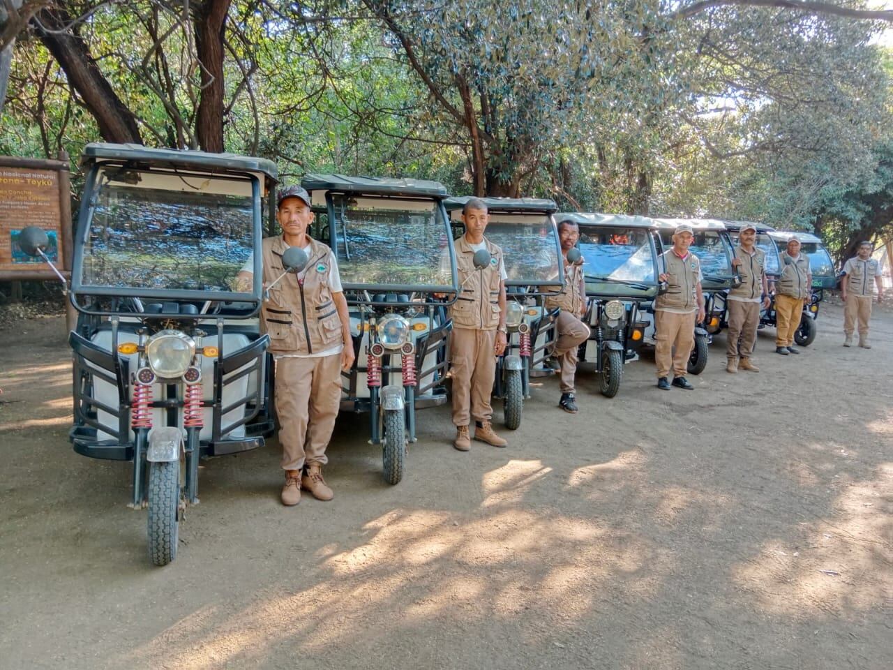 Ecotaxis en Bahía Concha, Santa Marta: Innovación sostenible en transporte. Foto: Parques Nacionales Naturales de Colombia
