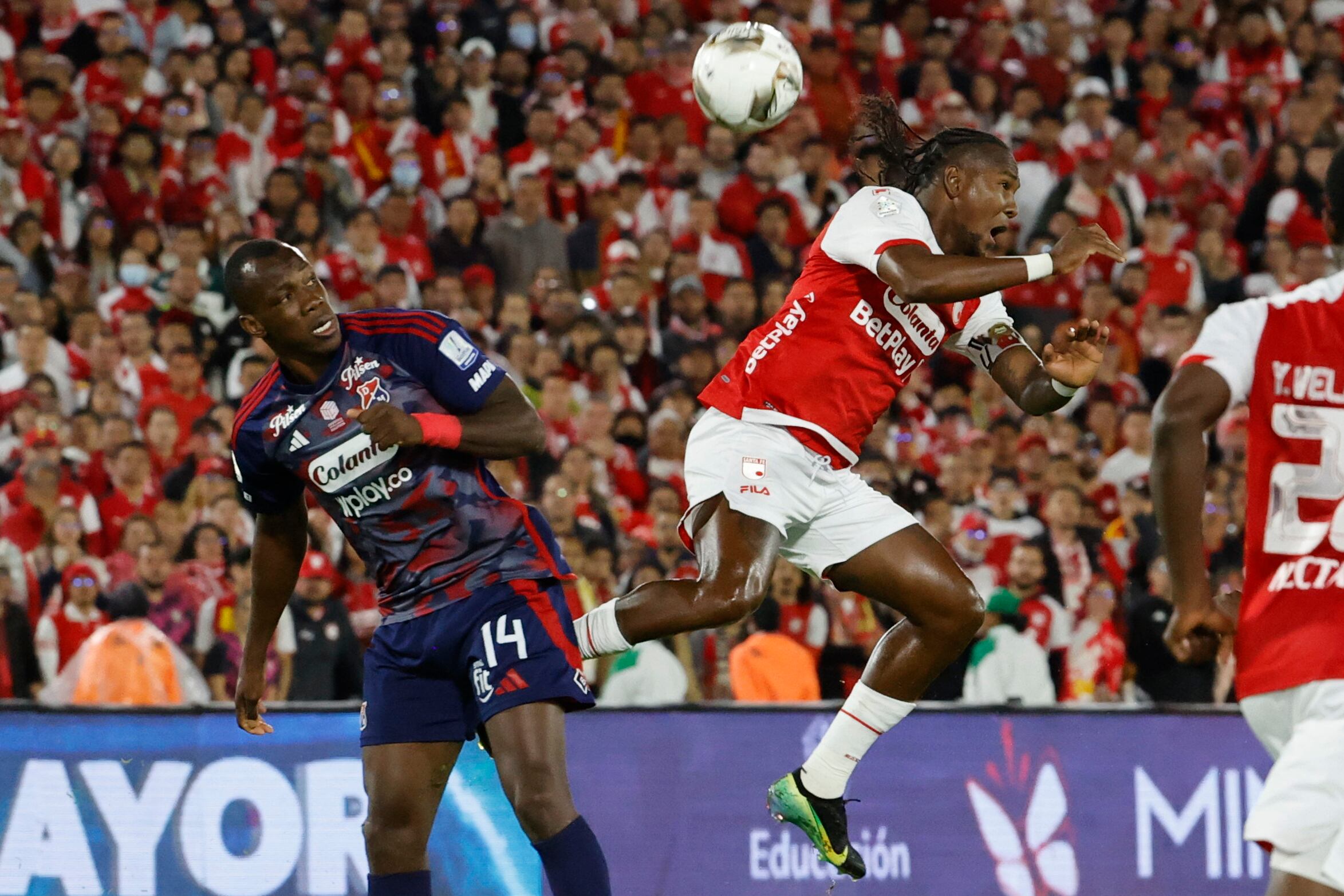 Partido entre Santa Fe vs. Medellín. Ida de la final del FPC. Foto: EFE.