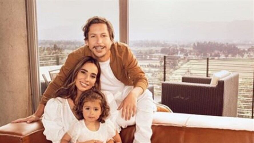 Alejandro Riaño y su familia. Foto: Instagram @alejandroria