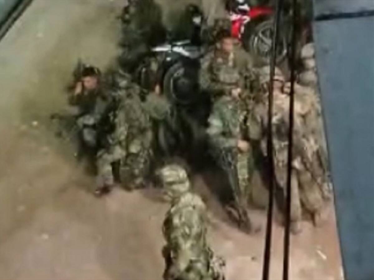 Militares retenidos por civiles fueron entregados en Argelia, Cauca