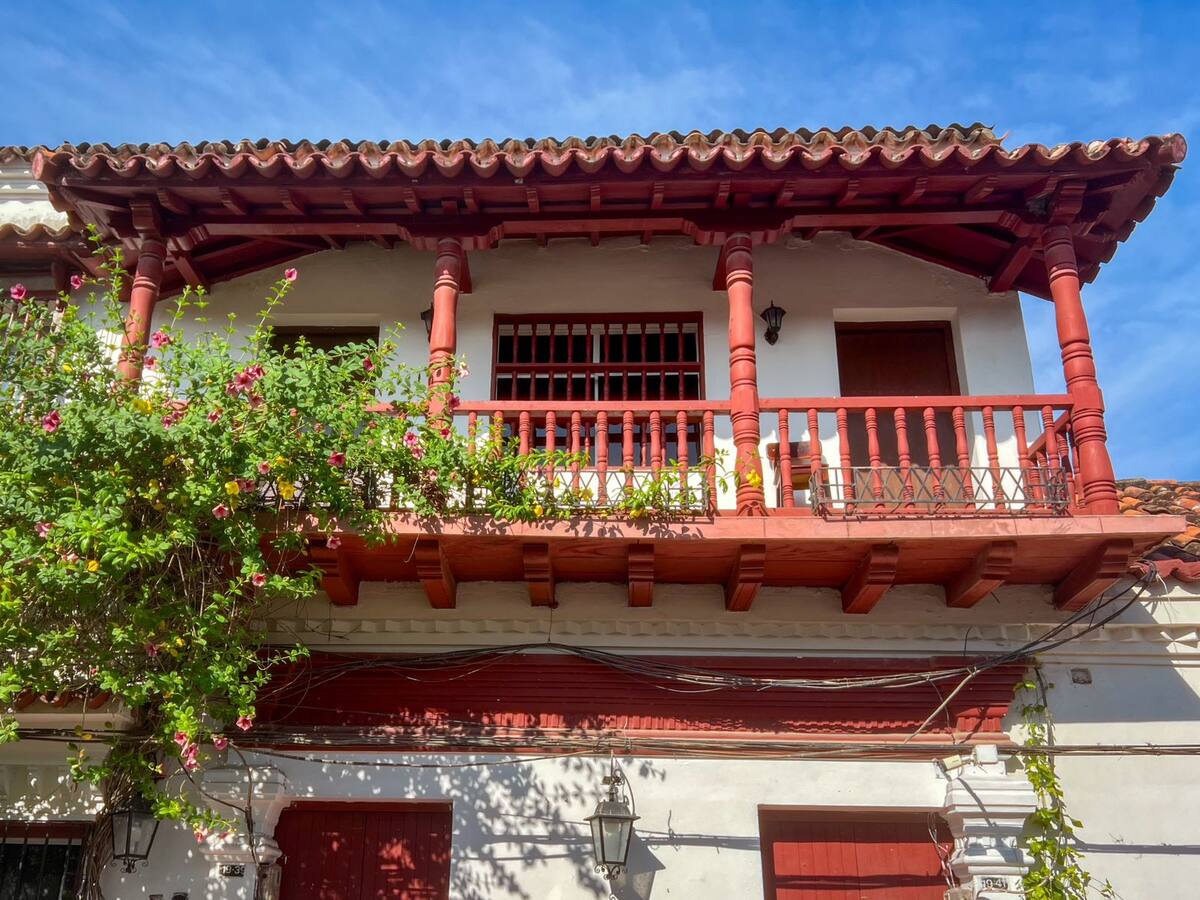 “Las mujeres damos vida a través de las manos al crear arte”: gestora social de Bolívar