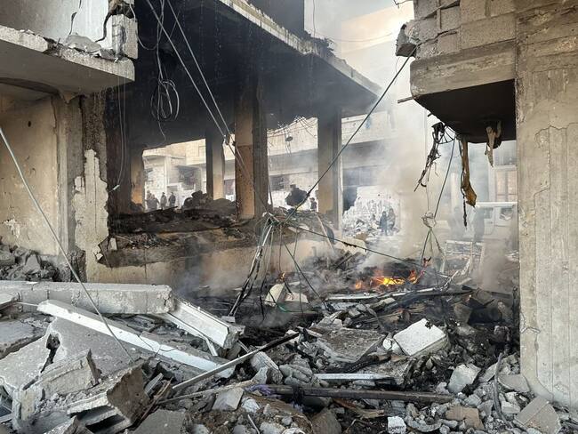 Ataques en Gaza. I Foto: Hasan Alzaanin/Anadolu via Getty Images.