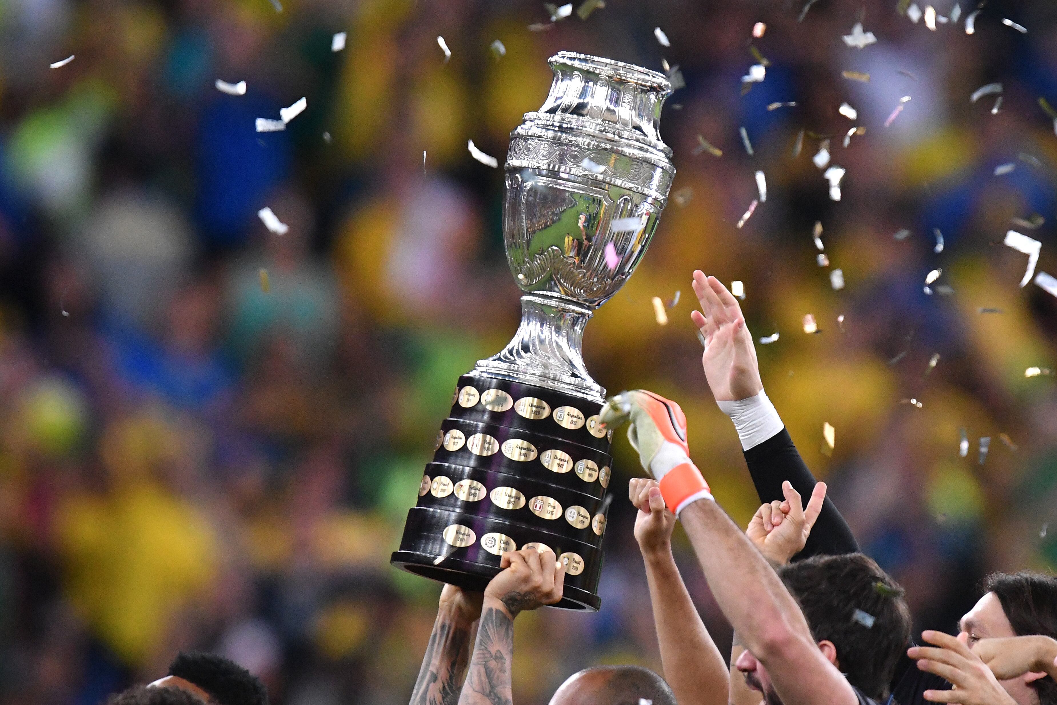 Trofeo de la Copa América. (Photo by Pedro Vilela/Getty Images)