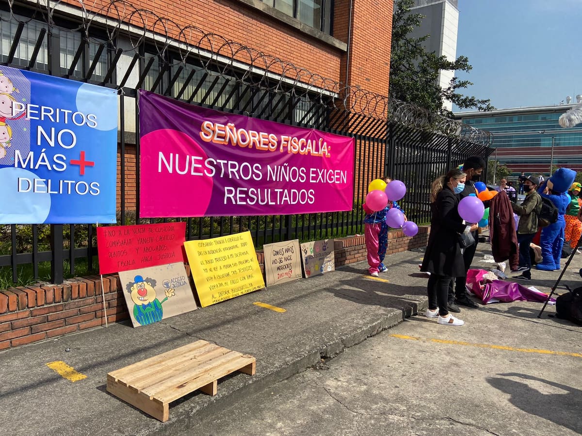 Protestan por resultados en investigaciones por Cartel de las Comisarías de Familia