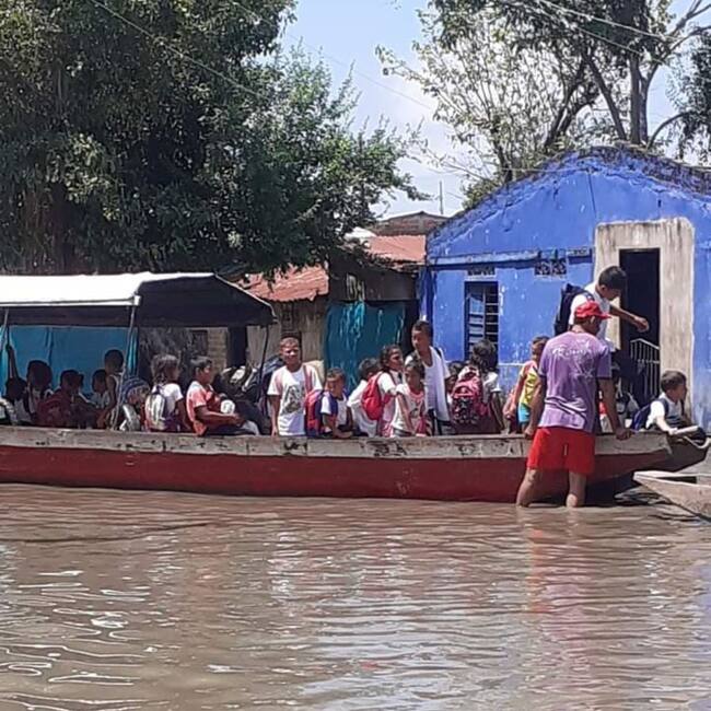 Así se transportan los niños en El Banco/ Wilder Álvarez