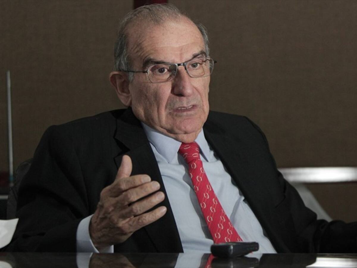 El mejor camino no es el que ofrecen Uribe ni Vargas Lleras: Humberto de la Calle