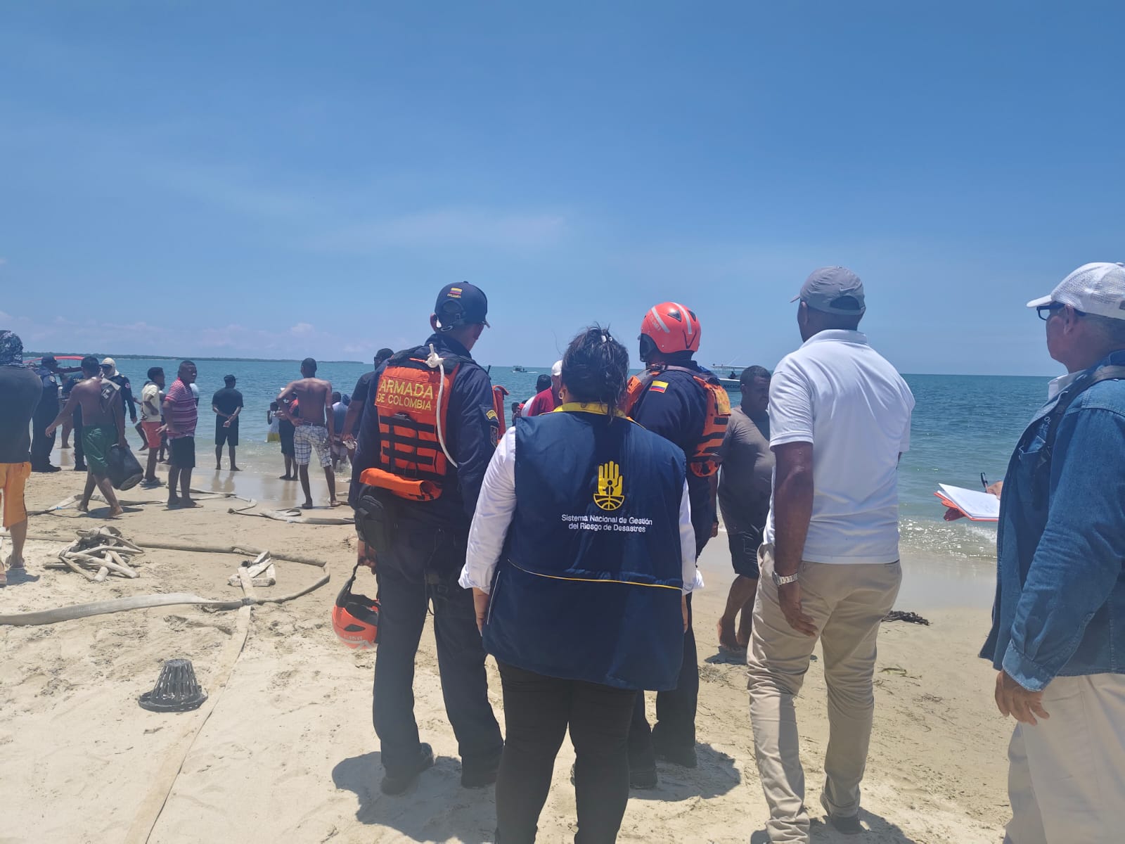 Emergencia en zona turística de San Onofre, Sucre: incendio dejó dos lesionados y 10 cabañas quemadas. Foto: Gestión de Riesgo, Sucre.