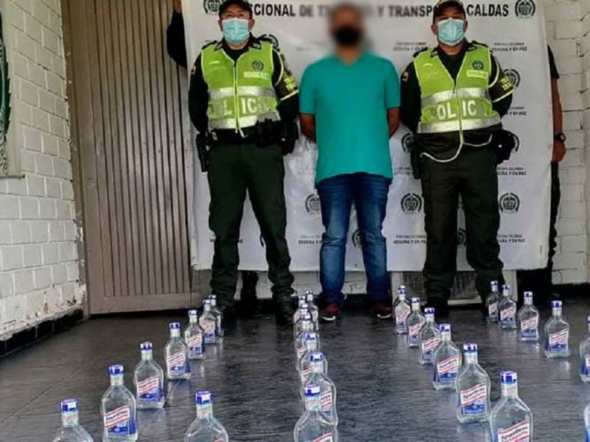 Policía de Caldas capturó a una persona y decomisó 30 botellas de licor adulterado