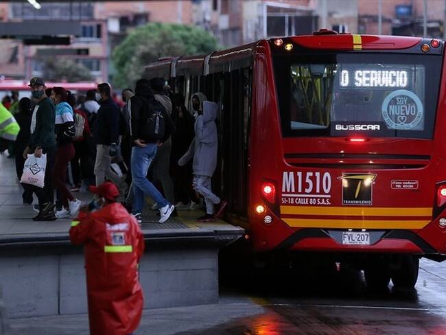 Reportan aglomeraciones en varias estaciones de Transmilenio. Foto: Colprensa