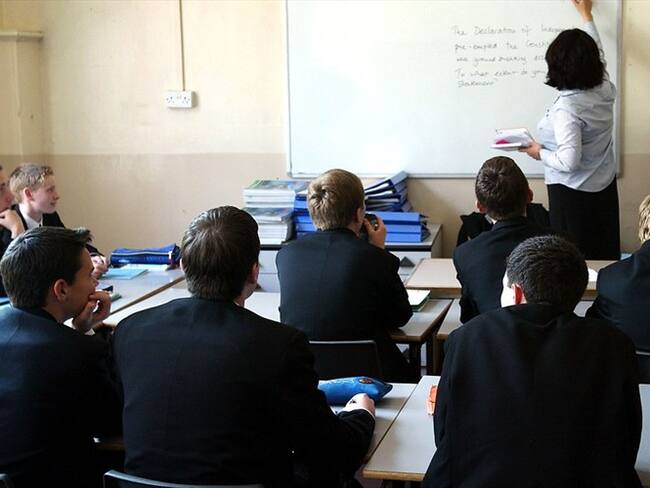 Analista en educación se refiere a propuesta de Uribe sobre reforma en colegios privados