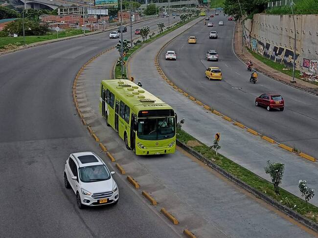 Floridablanca permitirá la movilidad de taxis por el carril de Metrolínea