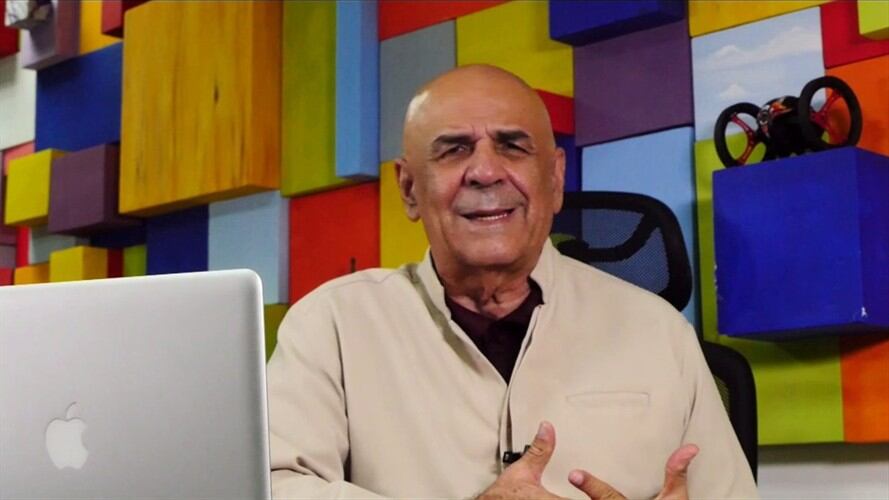 Falleció el periodista deportivo Abel González Chávez. Foto: Youtube Caribe Sano