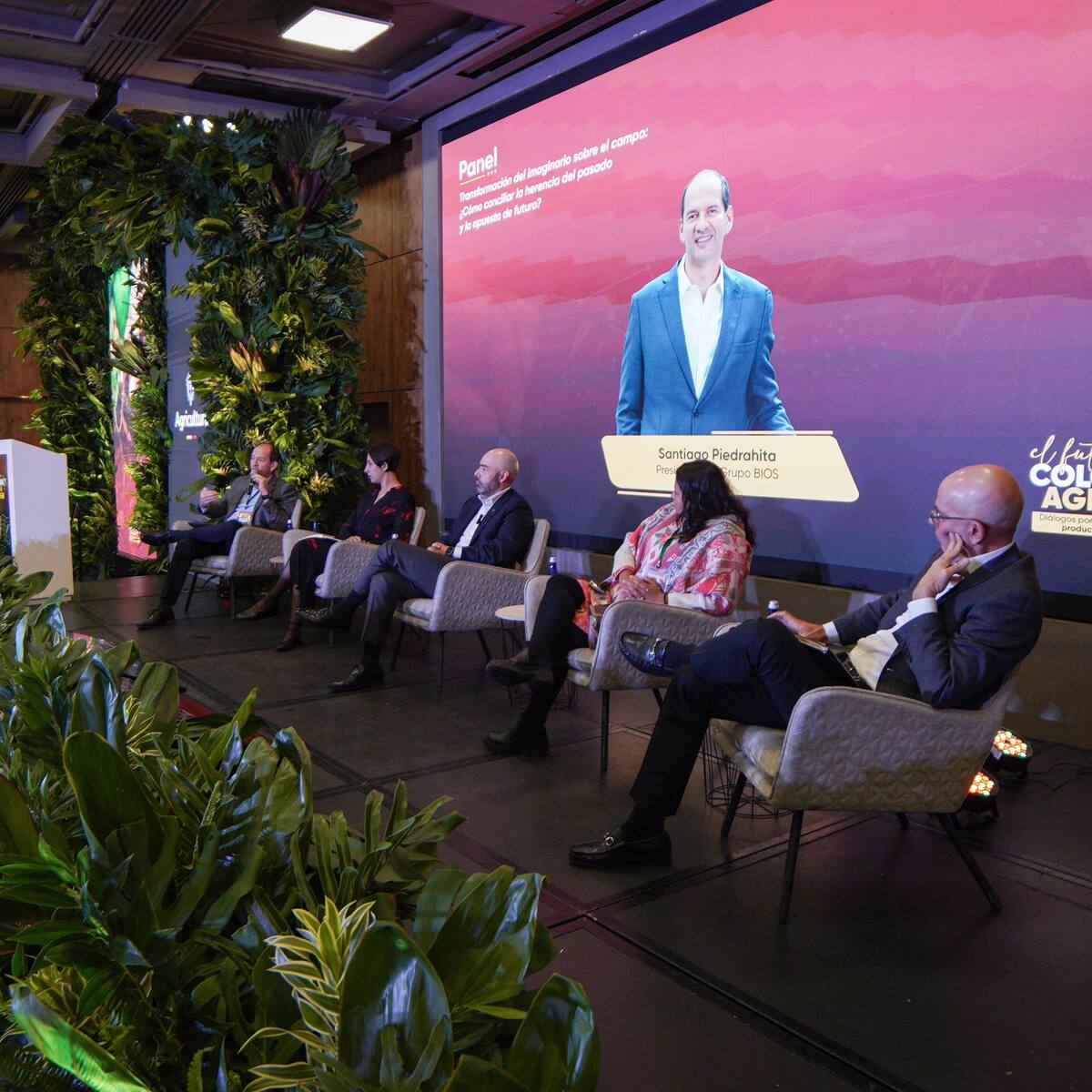 Reforma agraria y empoderamiento rural: el futuro del agro colombiano en discusión