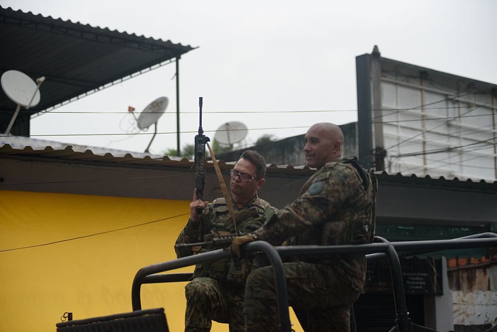 Operación policial en Río de Janeiro en octubre. (Photo by Fabio Teixeira/Anadolu via Getty Images)