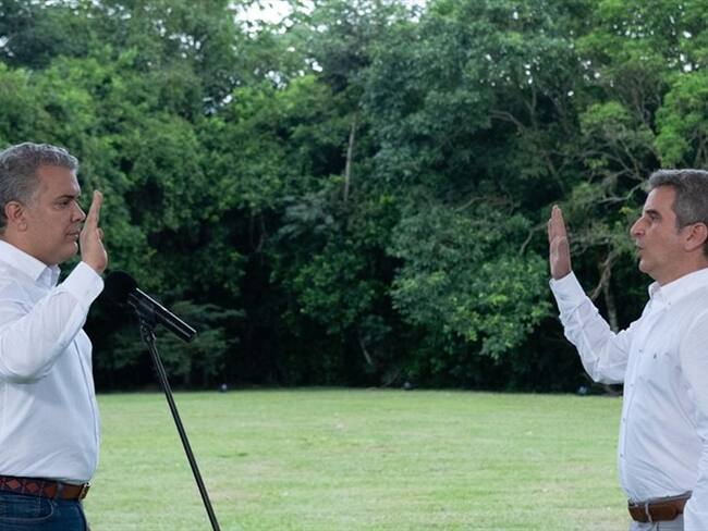 El presidente Iván Duque posesionó a Carlos Correa como ministro de Ambiente y Desarrollo Sostenible.. Foto: Cortesía: Presidencia
