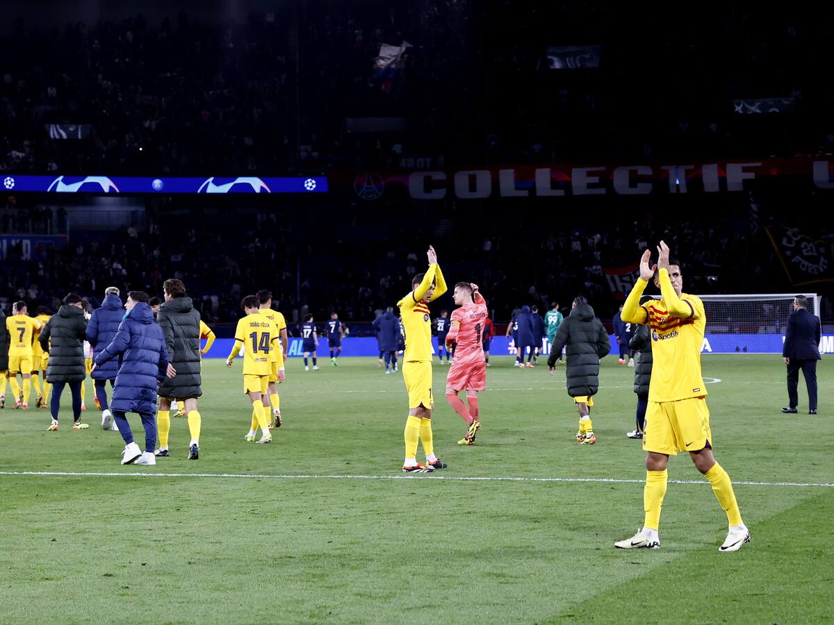 La UEFA hará un informe por el saludo nazi de seguidores del F.C. Barcelona en París