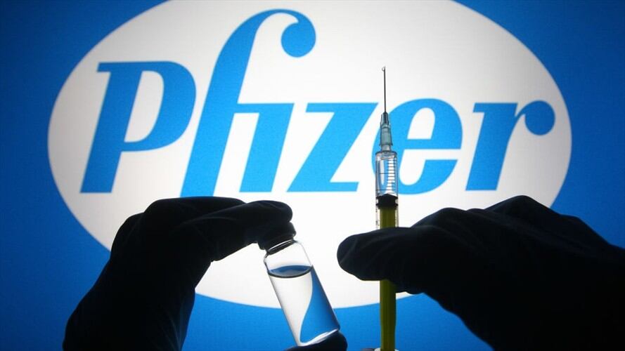 Con este lote de Pfizer, el país completa 11.210.940 dosis de este laboratorio. Foto: Getty Images / PAVLO GONCHAR