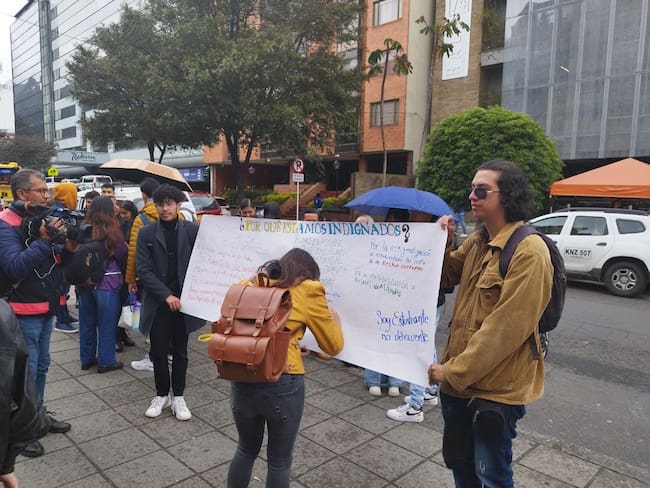 Protestas en la Universidad Sergio Arboleda. Foto: W Radio.
