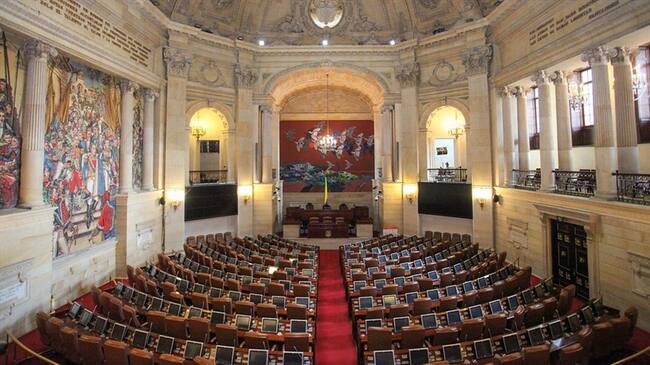 ¿Debería la mayor entidad legislativa sesionar virtualmente durante la pandemia por el coronavirus? Responden algunos congresistas sobre esta propuesta. Foto: Colprensa