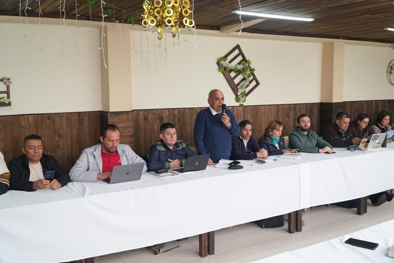 Delegaciones del Gobierno y el Grupo Comuneros del Sur. Foto: cortesía Ministerio de Cultura.