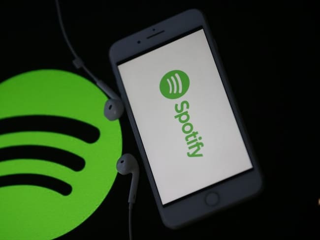 Spotify está trabajando para permitir que los usuarios con una suscripción gratuita escuchen 30 minutos de música sin conexión al día . Foto: Getty Images