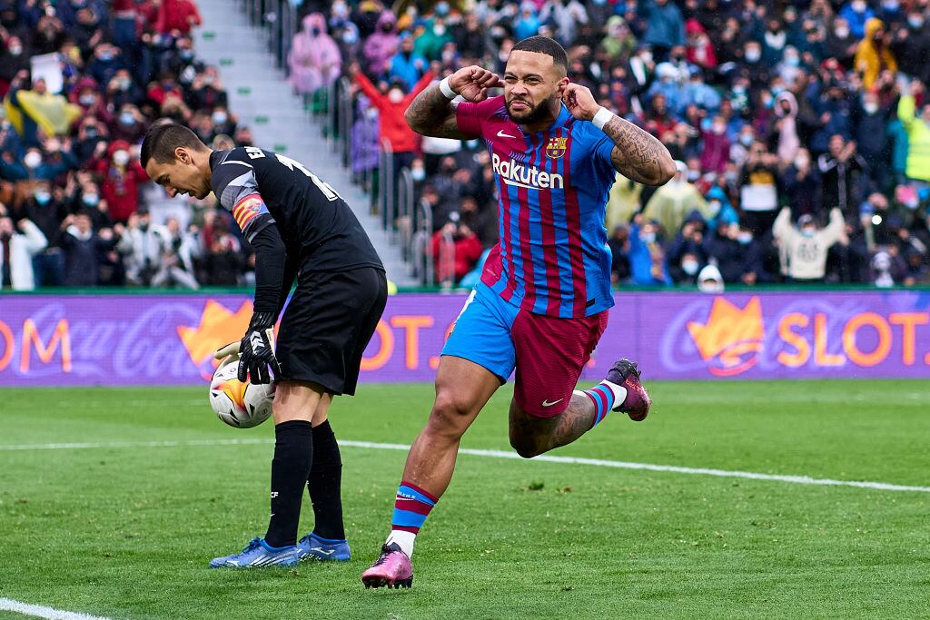 Memphis Depay del FC Barcelona (Photo by Aitor Alcalde Colomer/Getty Images)