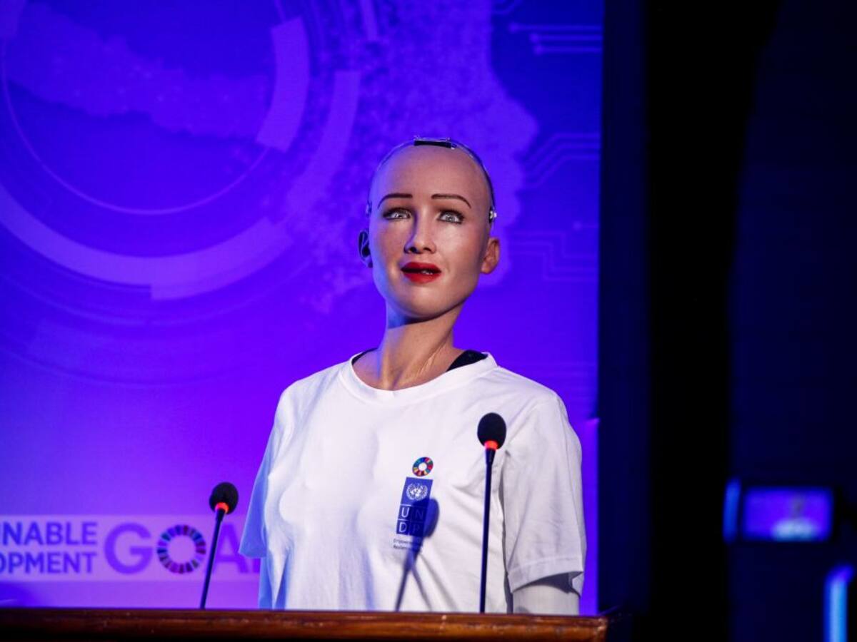 Robots aseguran en conferencia de ONU que un día serán capaces de dirigir el mundo