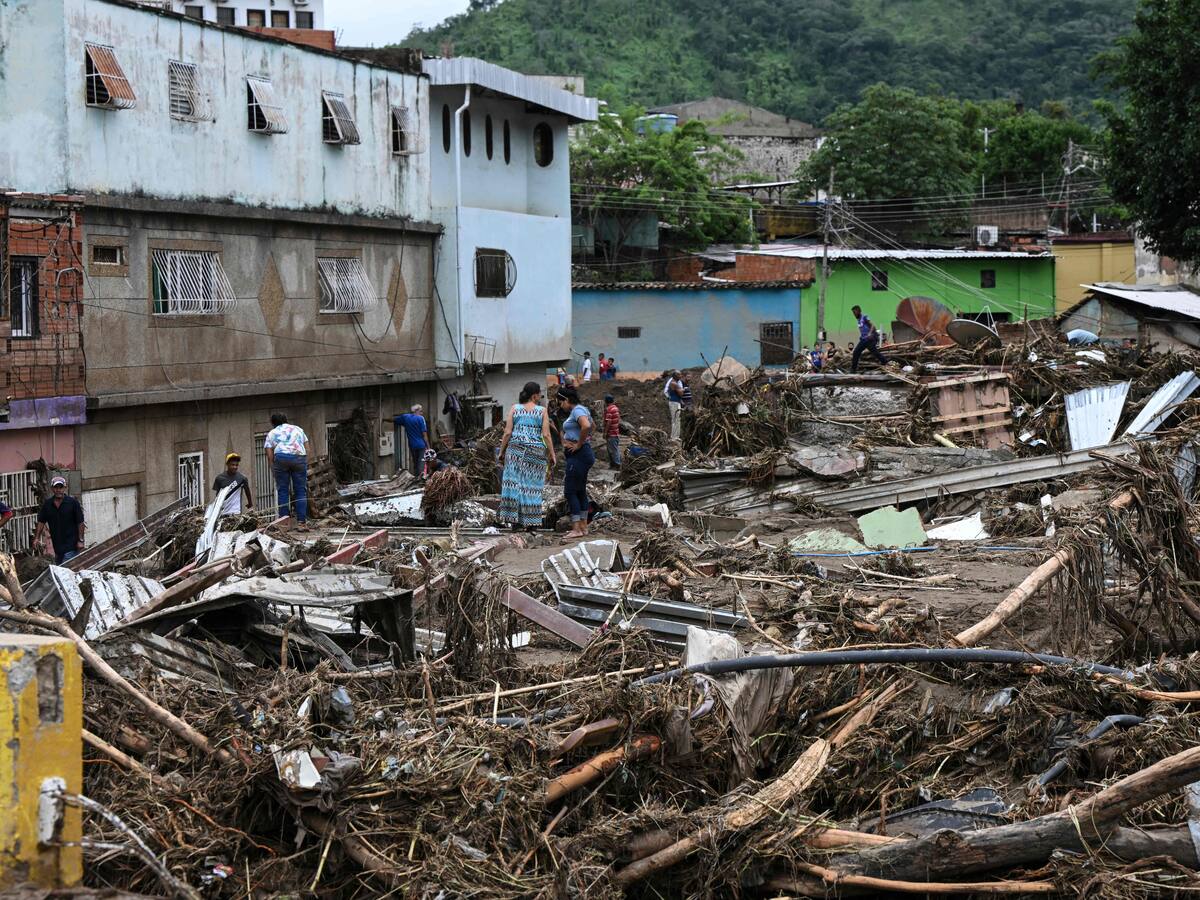 Videos: 25 muertos y más de 50 desaparecidos por fuertes lluvias en Venezuela