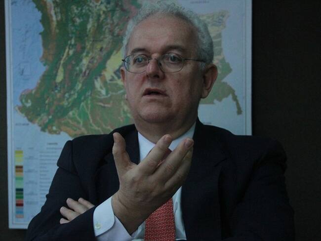 Puede ser conveniente intervenir el mercado cambiario: José Antonio Ocampo