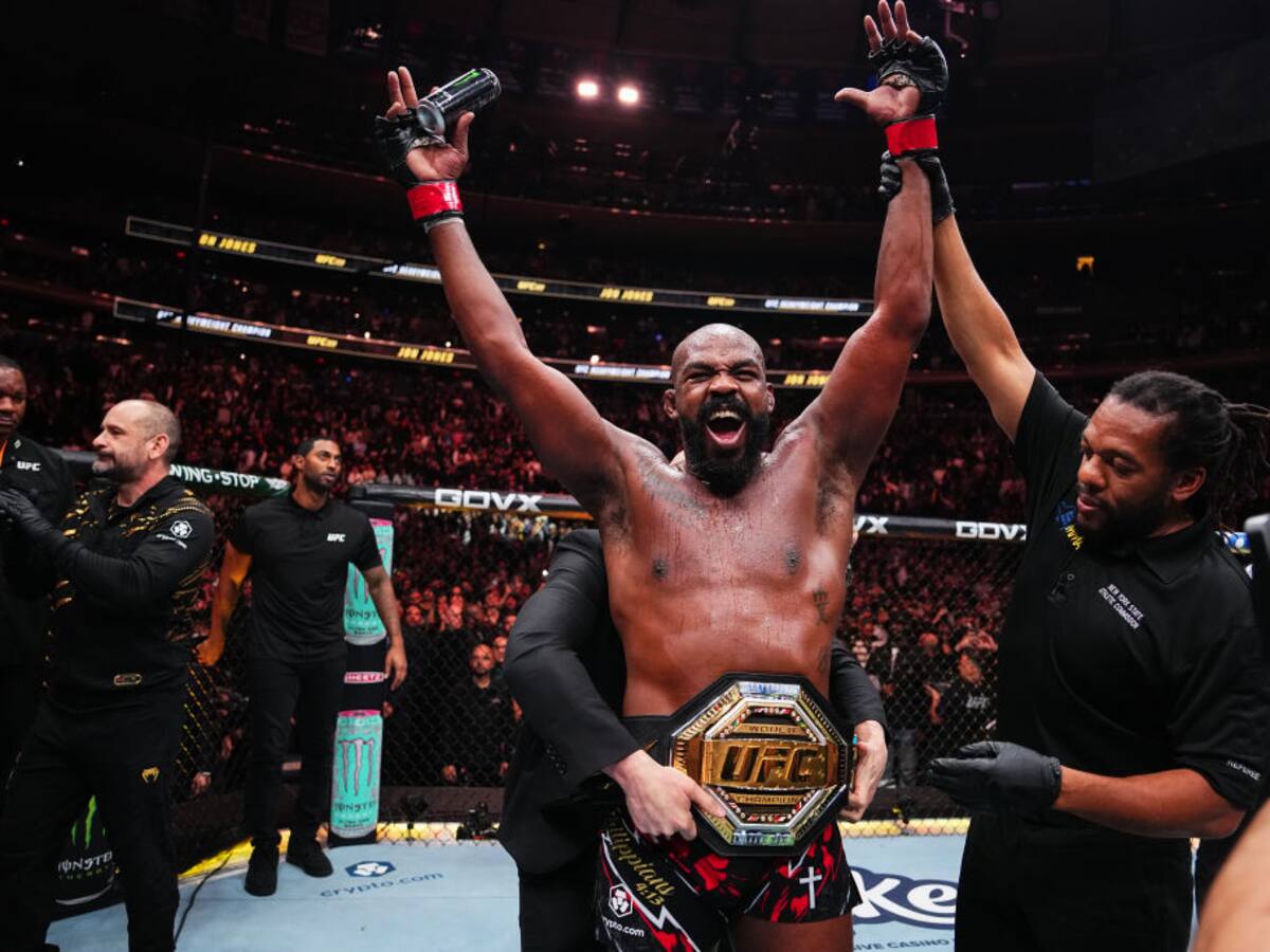 Jon Jones, campeón de los pesados de la UFC, se retira