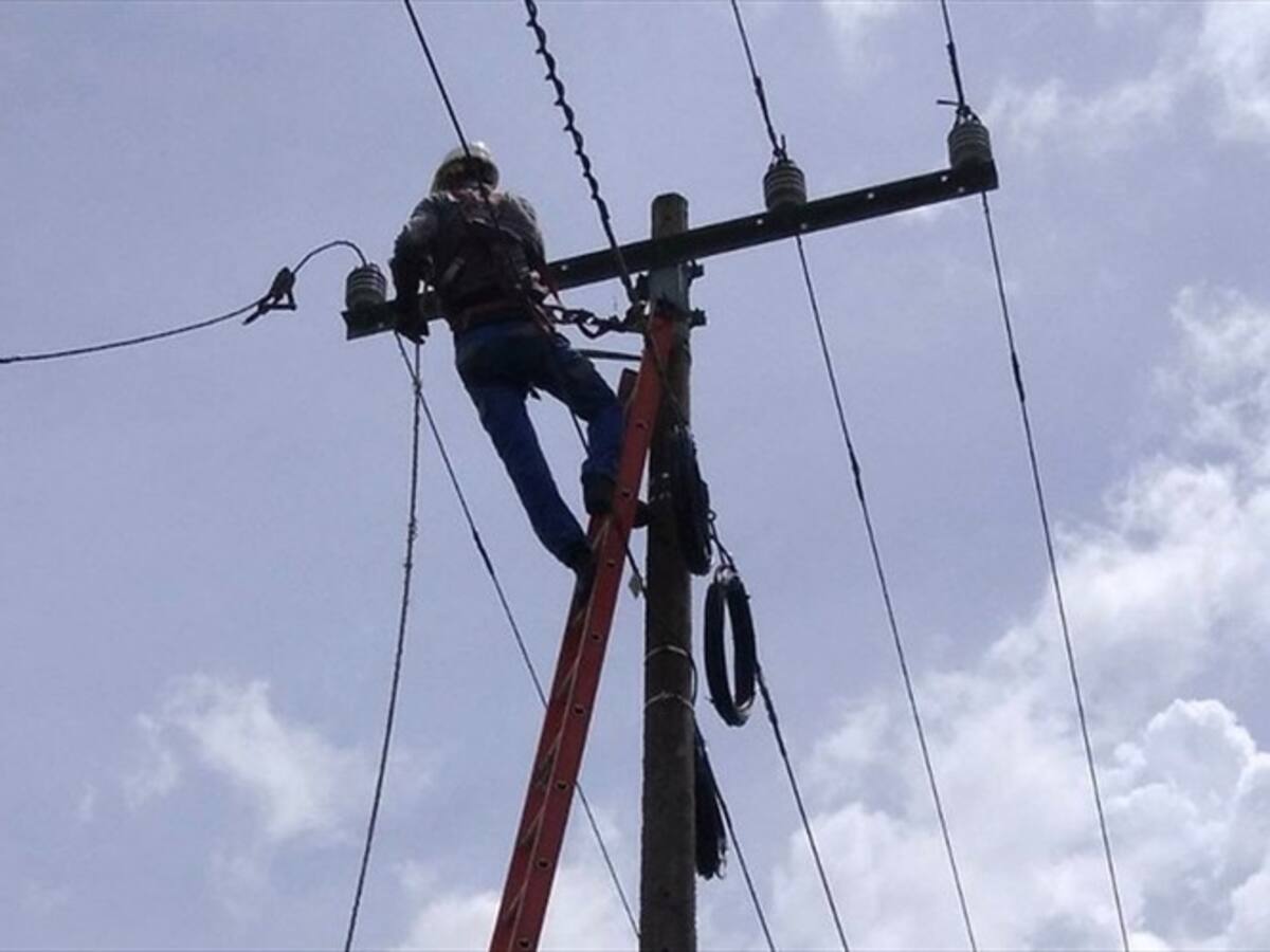 Enel-Codensa confirma restablecimiento de energía en sectores afectados de Bogotá