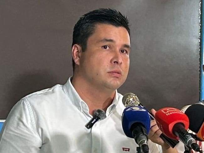 Los contratos que suscribió el presidente de la Asamblea de Santander antes de renunciar