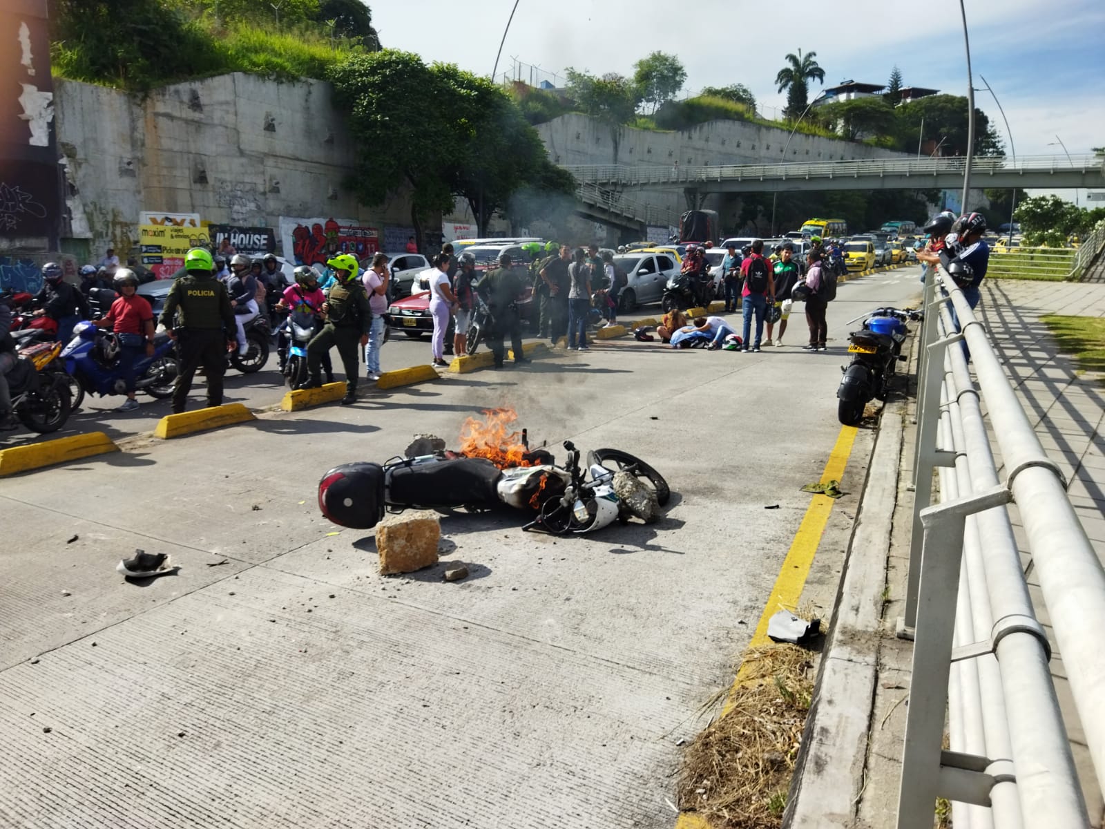 Caos en la dirección de tránsito de Bucaramanga tras la muerte de un motociclista.