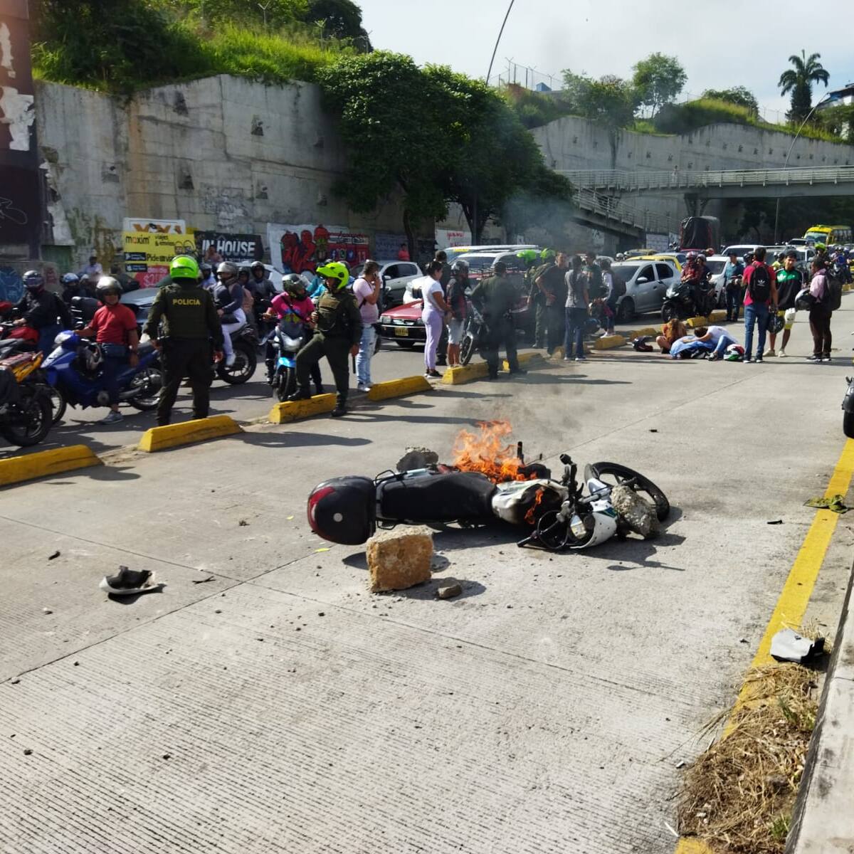 Caos en la dirección de tránsito de Bucaramanga tras la muerte de un motociclista