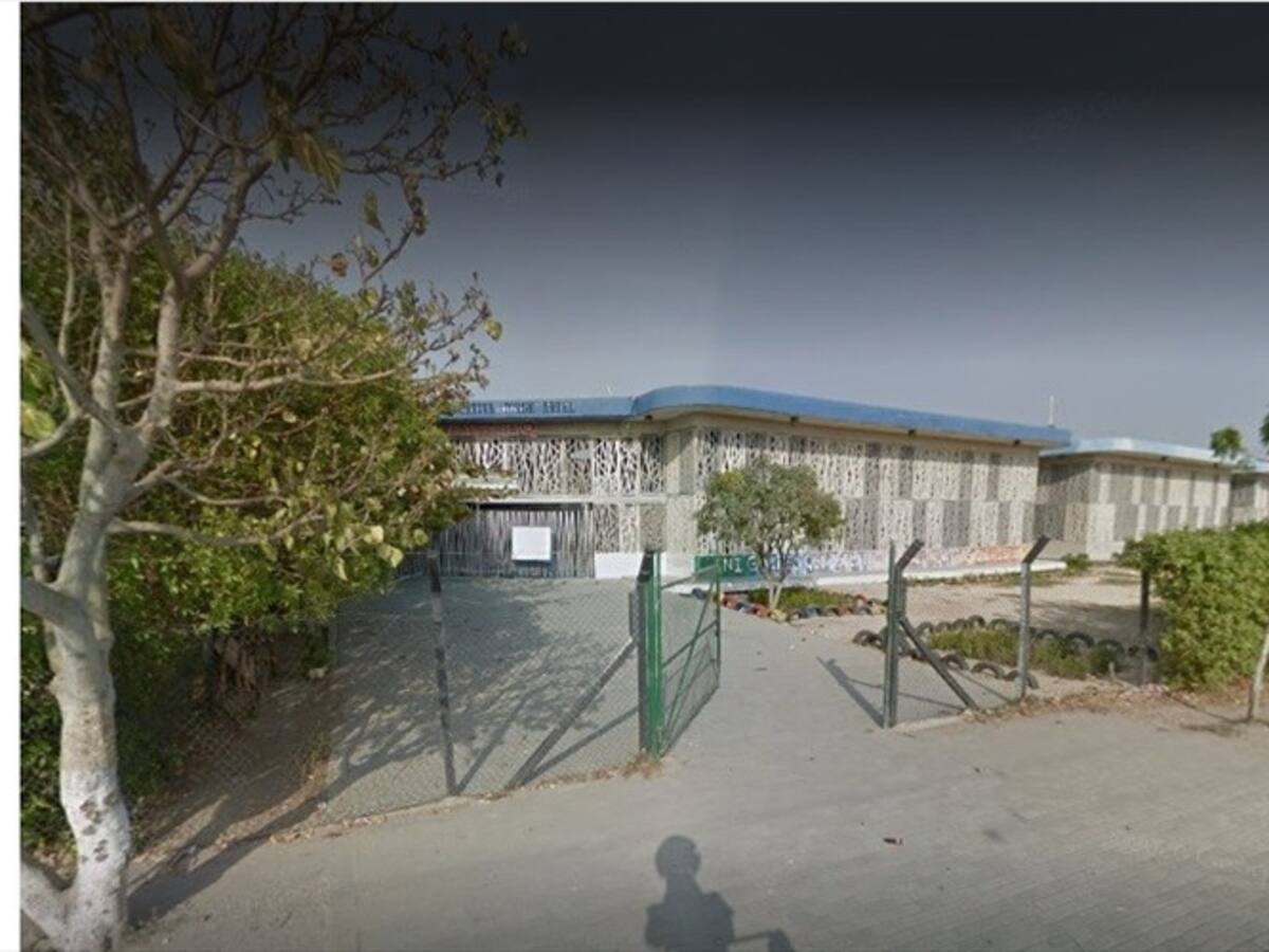 Roban 21 computadores, 120 sillas, cableado y equipos de cocina de un colegio de Cartagena