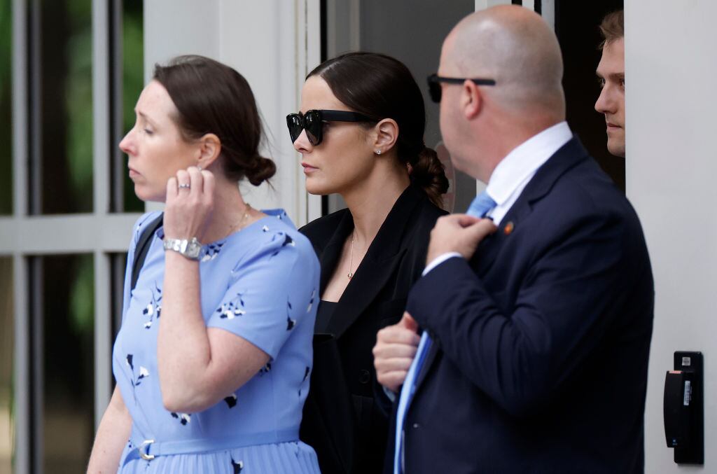 Naomi Biden (en el centro de la imagen con gafas negras). Foto: Kevin Dietsch/Getty Images