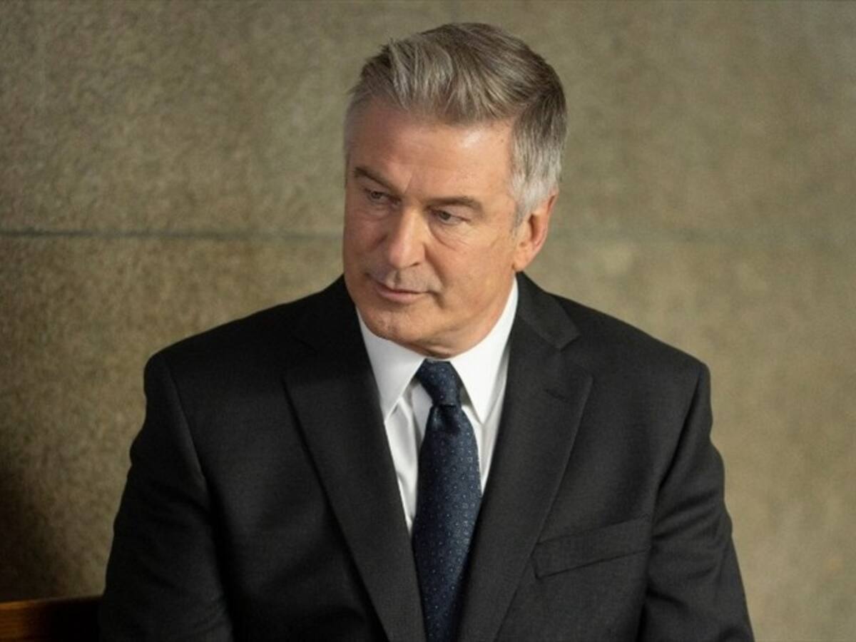 Alec Baldwin se retira de la actuación tras mortal accidente en un set