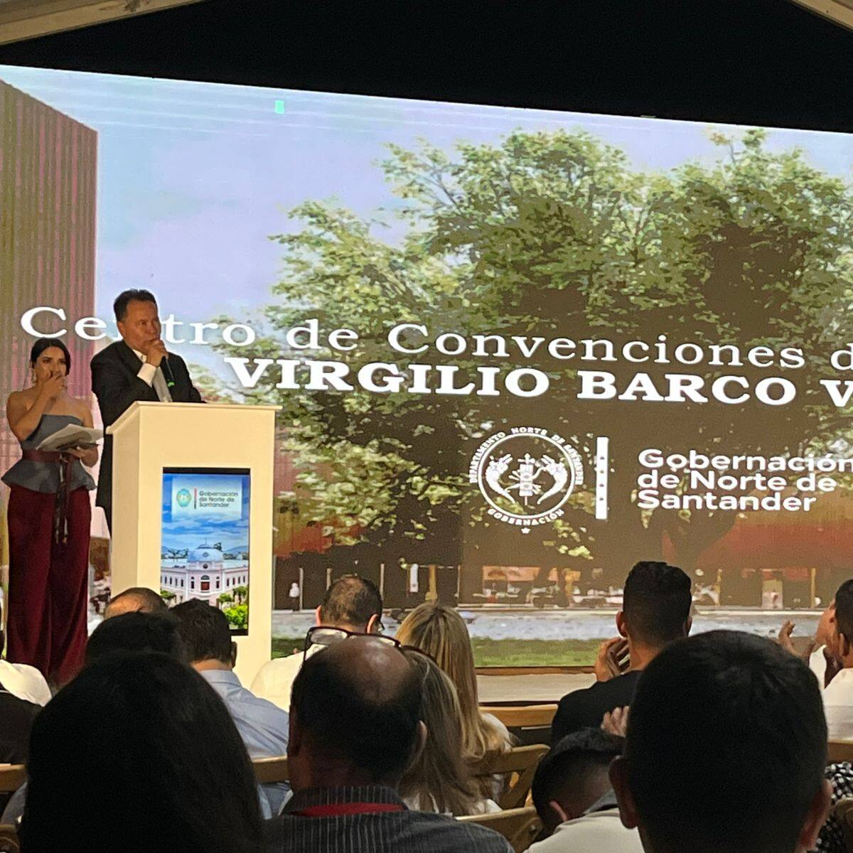 Inició la construcción del Centro de Convenciones de la Frontera, Virgilio Barco Vargas