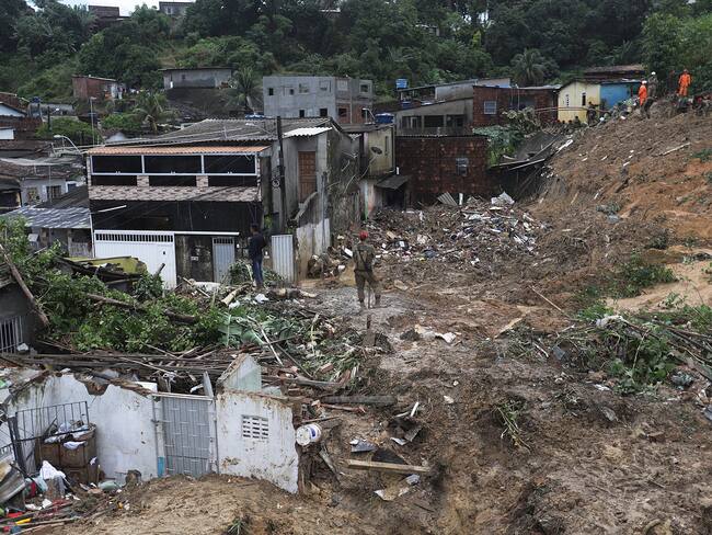 Imagen de referencia de los estragos que dejaron las fuertes lluvias en el estado de Pernambuco, Brasil (Photo by Sergio MARANHAO / AFP) (Photo by SERGIO MARANHAO/AFP via Getty Images)