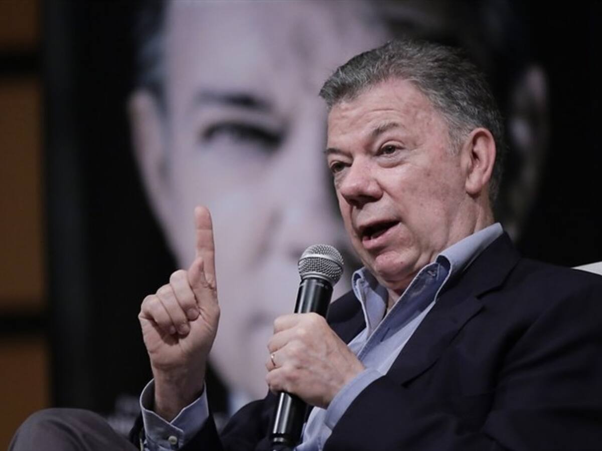 Jóvenes pueden ir a la calle a exigir cumplimiento de acuerdos: Santos