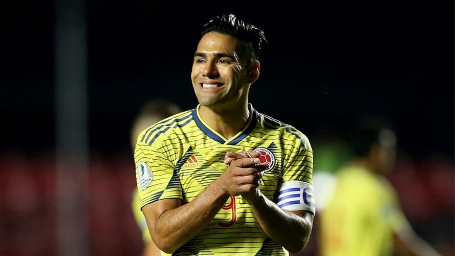 Se le fue la luz a Falcao en plena rueda de prensa. Foto: Getty