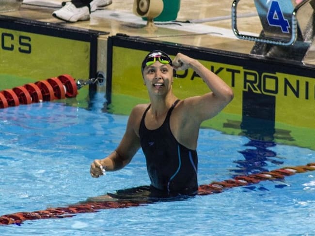 La nadadora colombiana Isabella Arcila batió récord nacional de 100m espalda